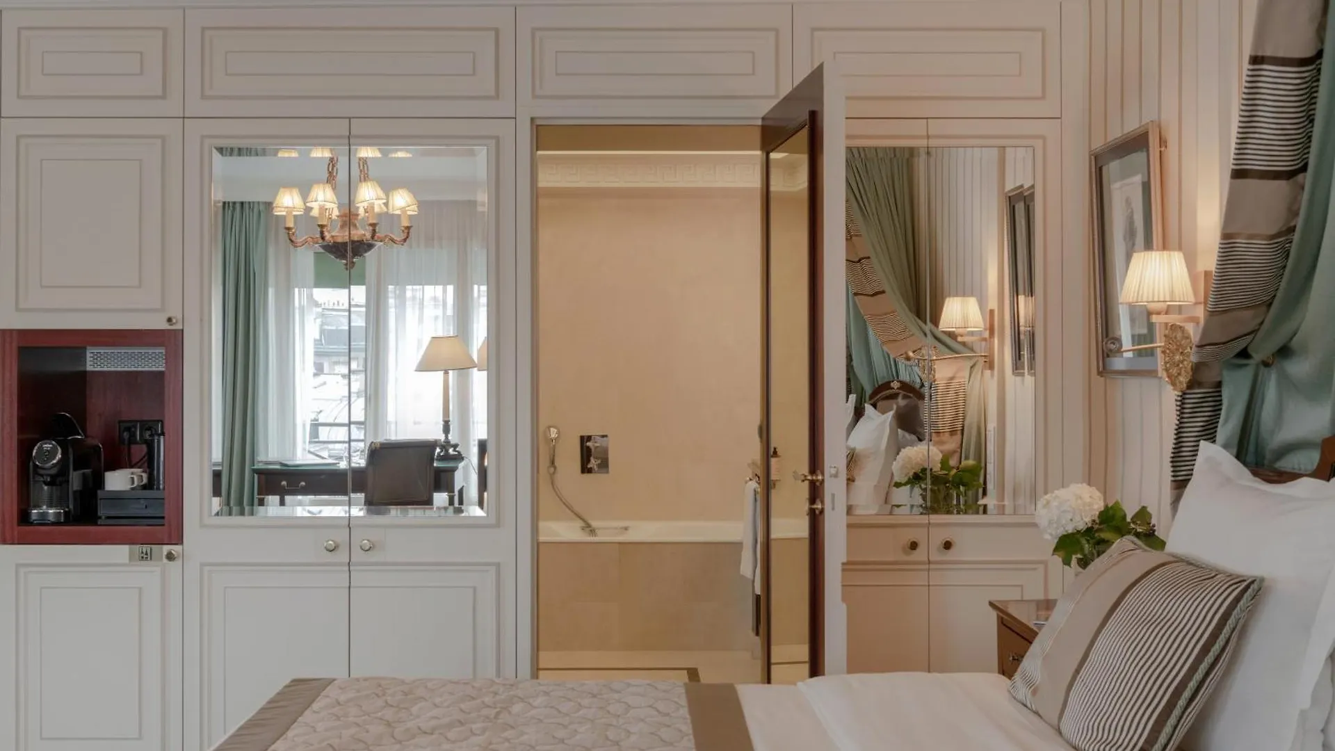 *****  Hotel Napoleon Paris Frankrike